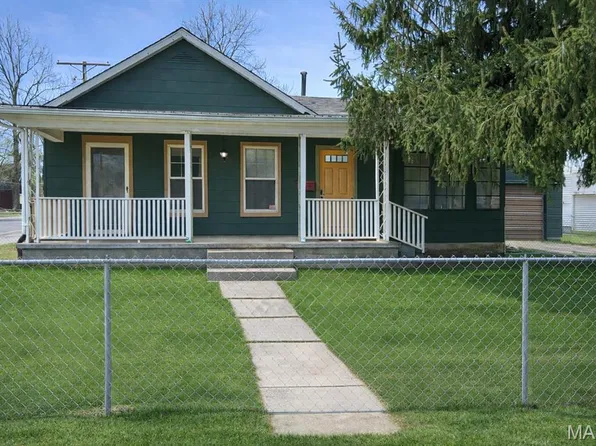 122 E Beach St, Litchfield, IL 62056