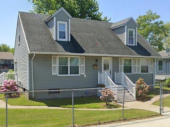 2nd image of 221 Prairie Robinson Street Ave