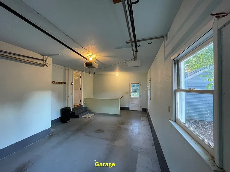 121 Huntington Rd — Photo 11