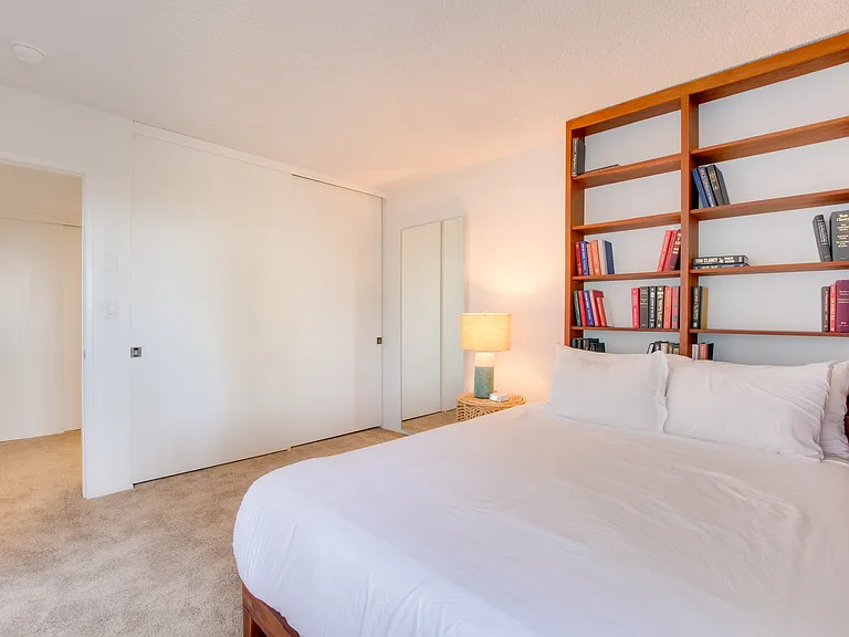 8143 La Jolla Scenic Dr N — Photo 32