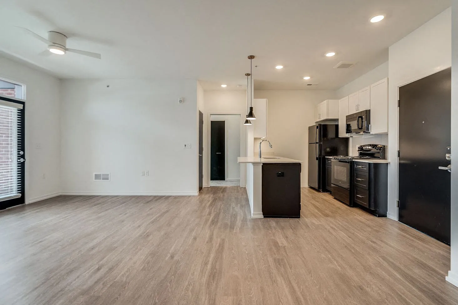 Uptown Square Apartments — Photo 2
