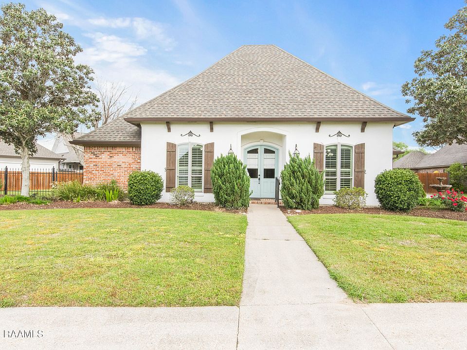 1st image of 106 Pleasant Lake Dr
