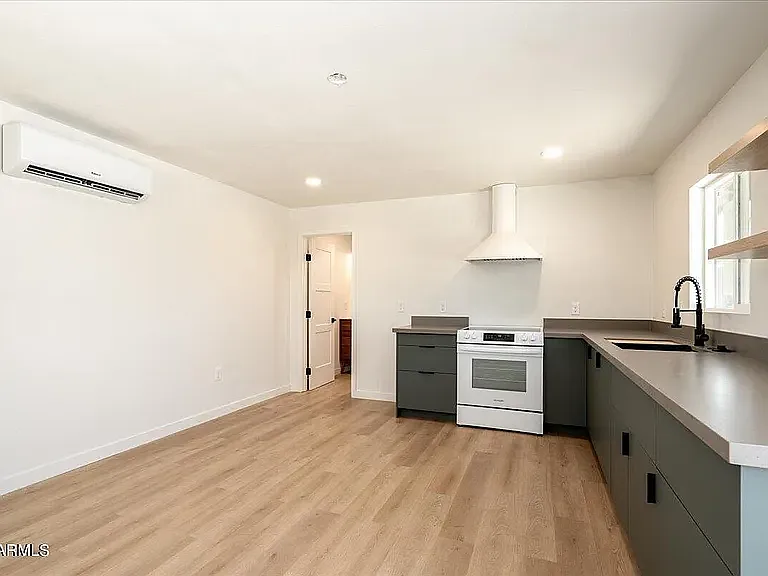 1 bed, 600 sqft, $1,550 — Photo 3
