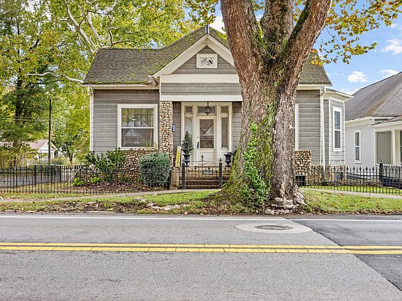 2nd image of 4800 Saint Elmo Ave