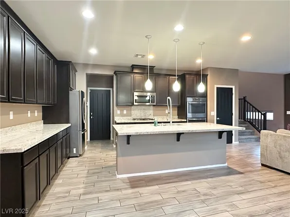 5955 Wellington Peak Rd, Las Vegas, NV 89148