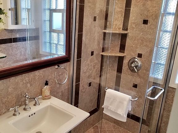 4th image of 1705 N 78th Ct