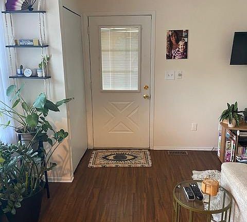 5th image of 353 Neptune Dr