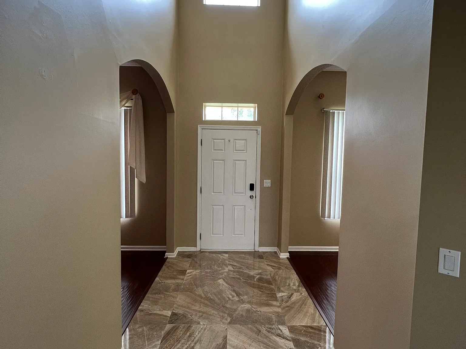 5 bed, 3.5 bath, 2816 sqft, $3,000 — Photo 3