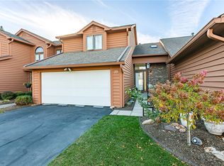 23 Shanbrook Dr #PVT, Rochester, NY 14612