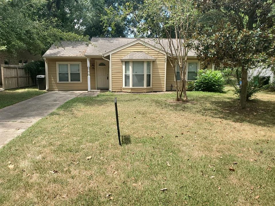 1st image of 1582 Hewitt Dr
