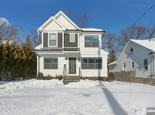 676 Ridgewood Rd, Oradell, NJ 07649