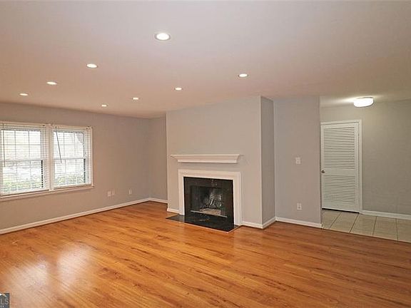 5th image of 40 Glenald Way NW