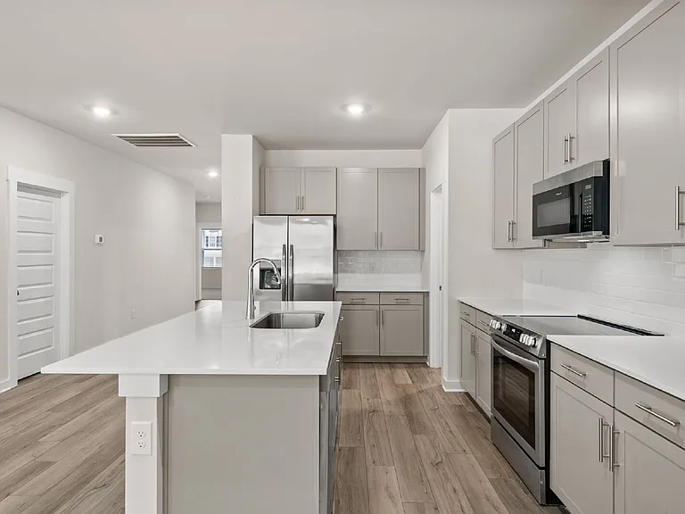 1145 Ross Farms Blvd — Photo 7
