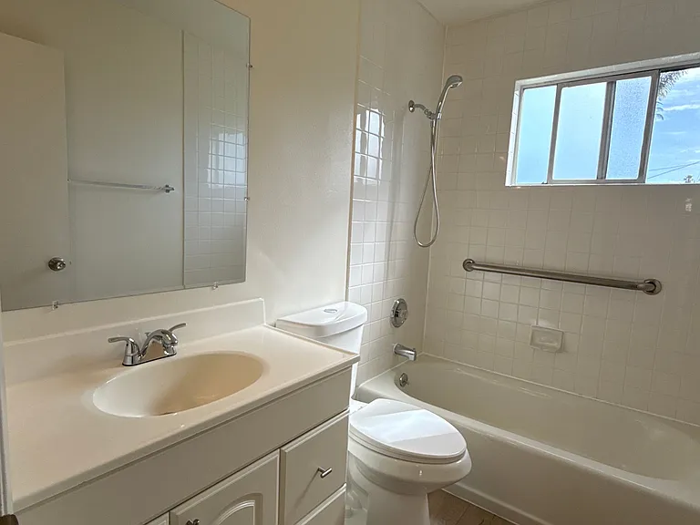 1021 E Cypress Ave — Photo 28