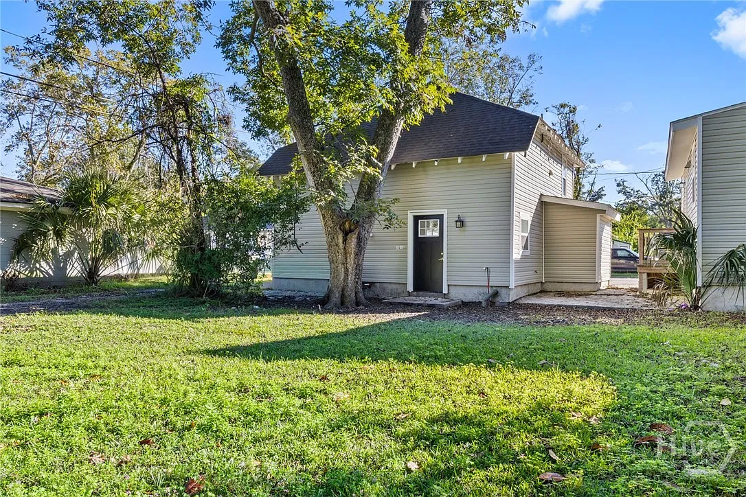 3 bed, 2.0 bath, 1250 sqft, $1,800 — Photo 2