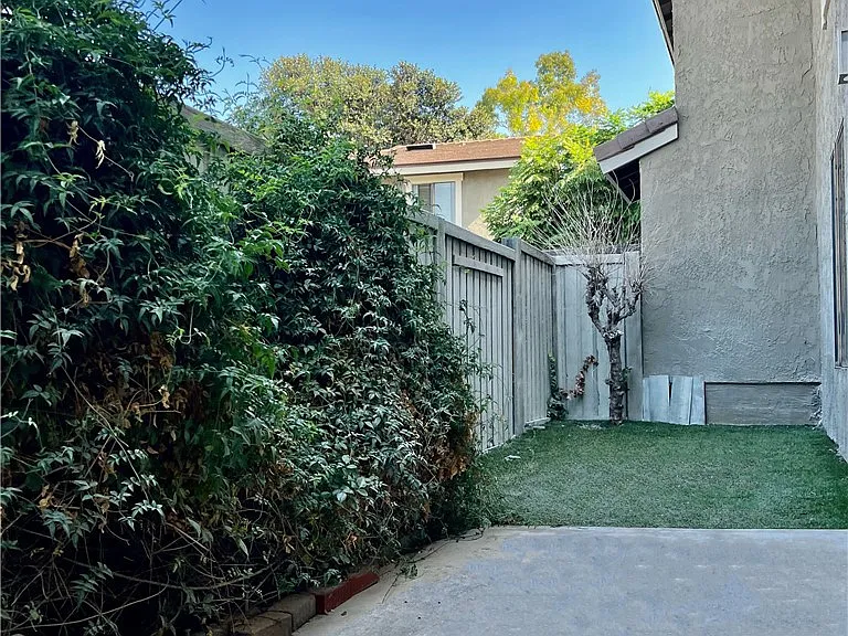 247 Streamwood — Photo 15