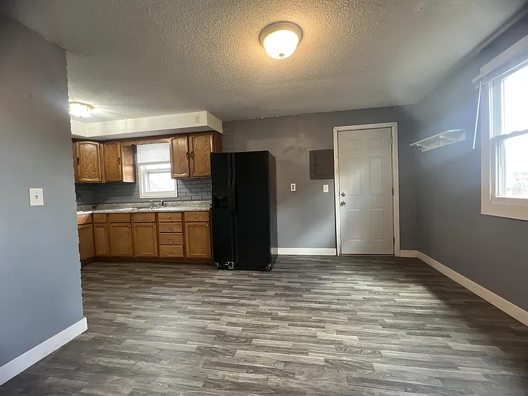 2230 Francis St — Photo 15