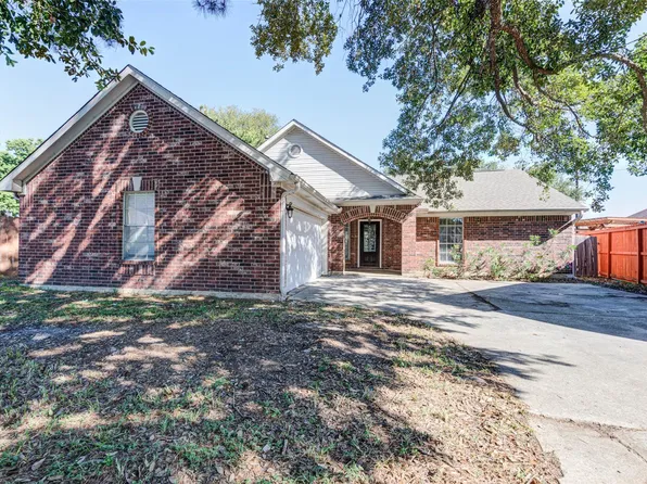 17930 Seven Pines Dr, Spring, TX 77379