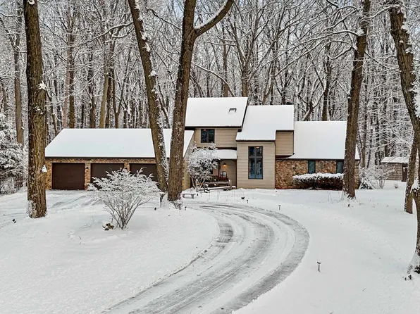 2963 Big Timber Cir, Green Bay, WI 54313