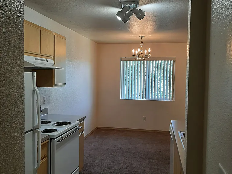 Boulder Creek Apartments — Photo 42