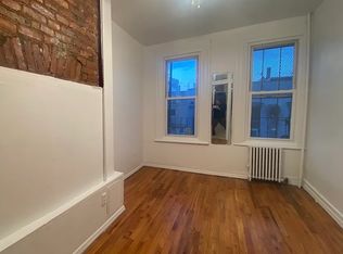555 Fairview Ave, Flushing, NY 11385
