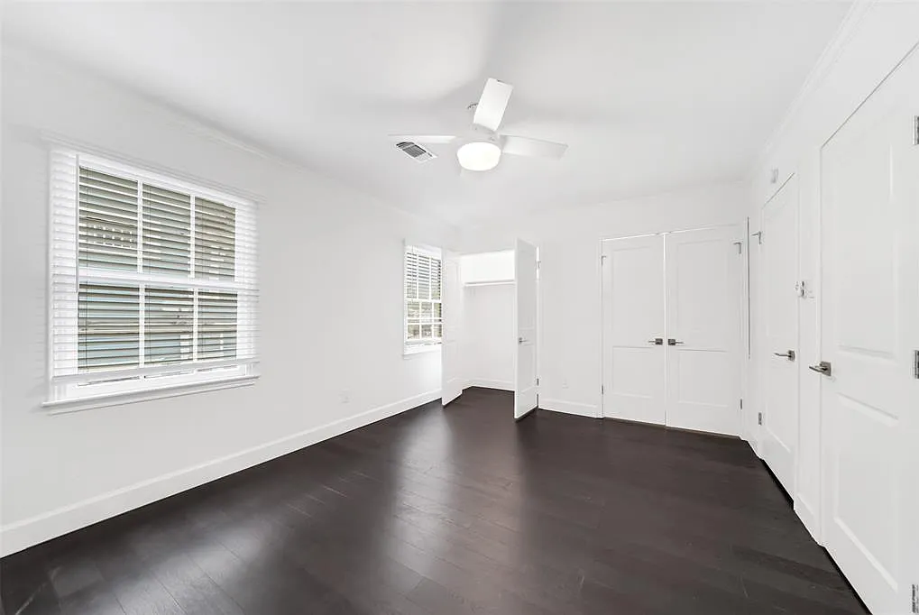2 bed, 2.5 bath, 1350 sqft, $2,400 — Photo 2