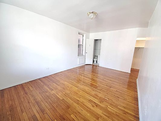 5th image of 330 E 19th St #4Z
