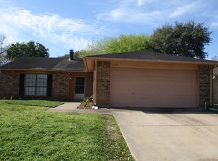 6738 Tara Dr, Richmond, TX 77469