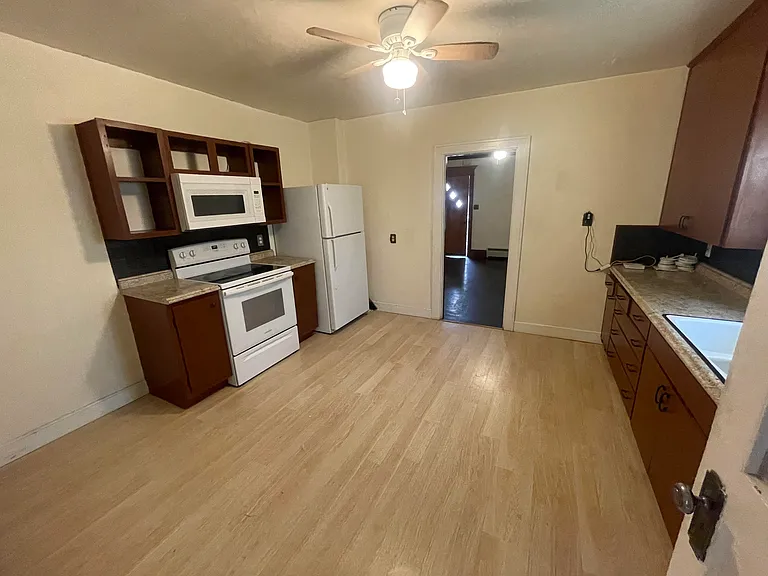 747 Ridge Ave — Photo 7