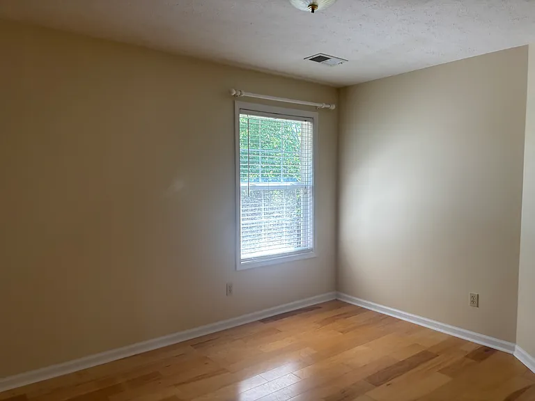 1116 Benjamin Ln — Photo 29