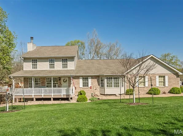 1529 Paradise Valley Dr, High Ridge, MO 63049