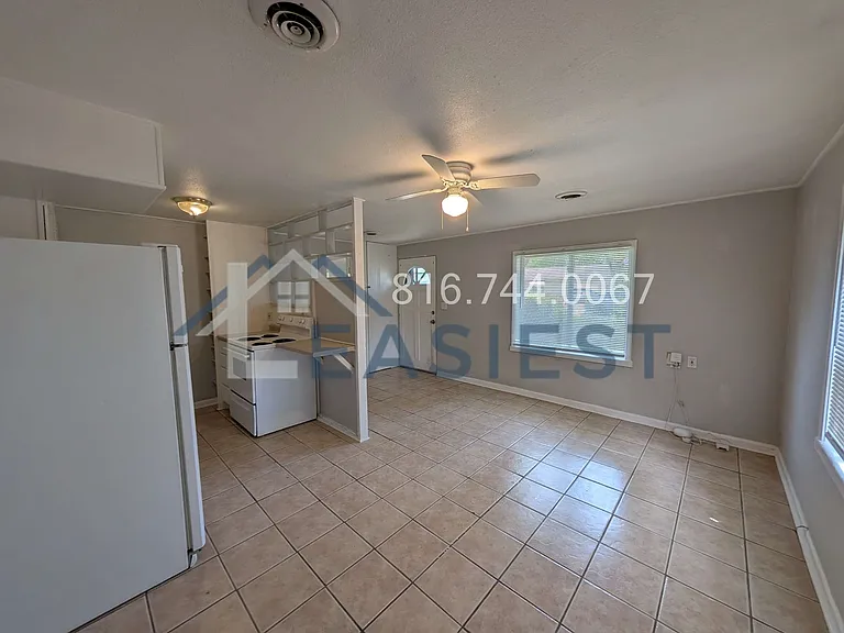 8832 N Forest Ave — Photo 4