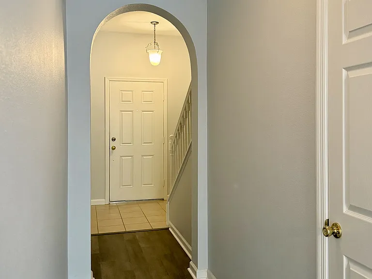 823 Pine Pointe Ln #1 — Photo 2
