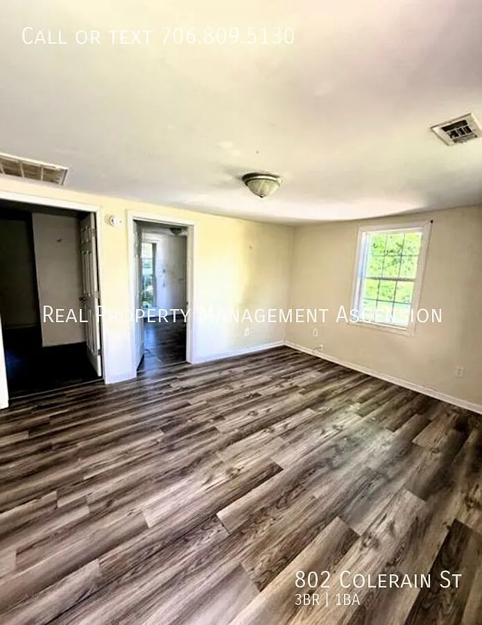 3 Bedroom, 1 Bath Home in Lafayette — Photo 4