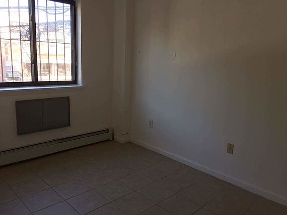 5th image of 2320 Broadway APT 2