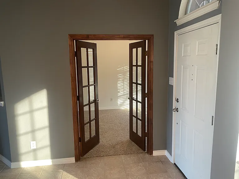 5304 Kathryn Dr — Photo 10