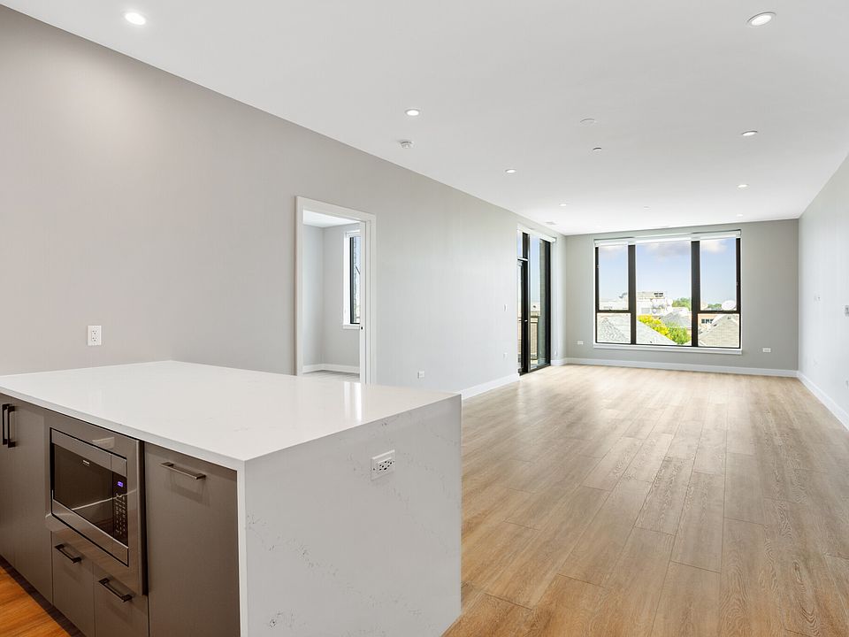1st image of 3604 N Campbell Ave #404