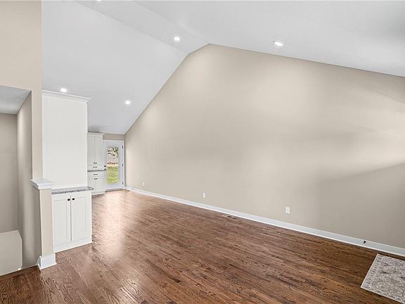 5th image of 2724 N 21st Pl