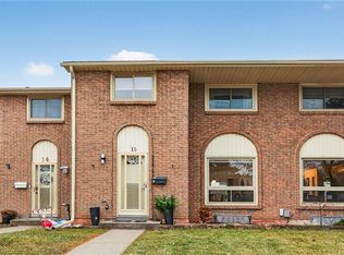 150 Gateshead Cres #15, Hamilton, ON L8G4A7