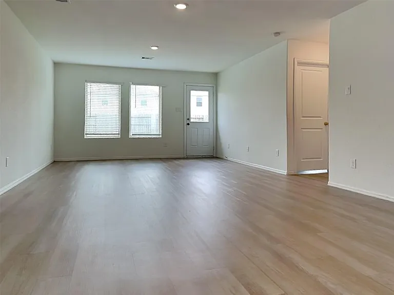 26815 Wilderye Cove Ln — Photo 2