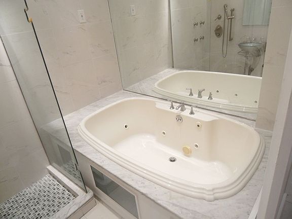 5th image of 125 Beach 124 St #2E