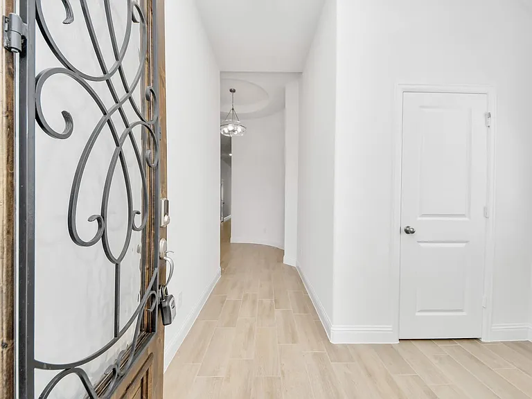 4030 Colony Ln — Photo 4