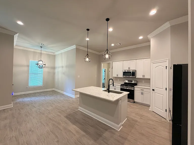 277 Saint Edmunds Way — Photo 6