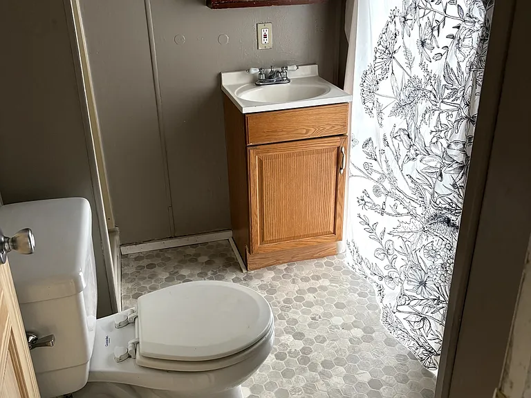 119 Cedar St #8 — Photo 2