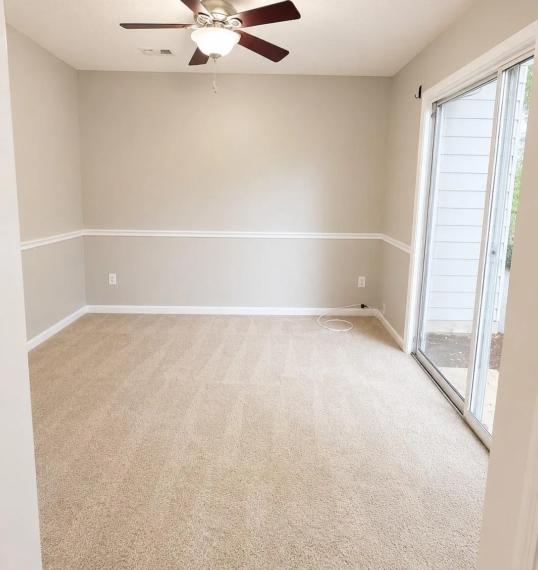 3 bed, 2.5 bath, 1305 sqft, $1,900 — Photo 2
