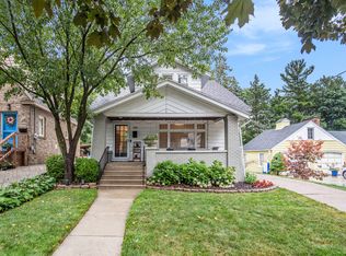 136 Baynton Ave NE, Grand Rapids, MI 49503