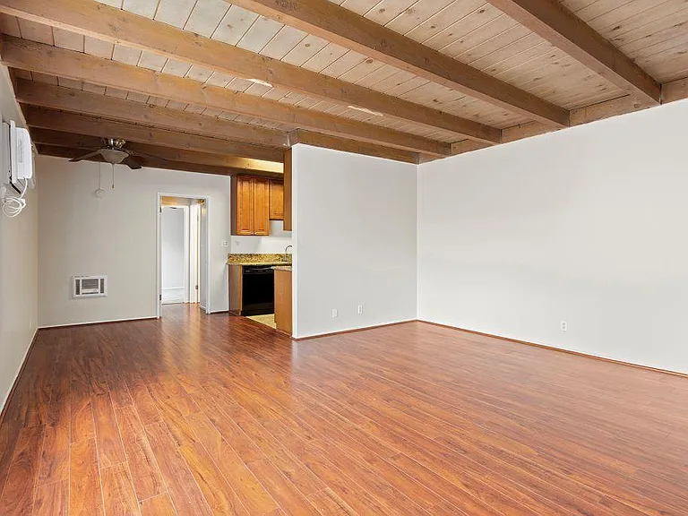 Parthenia Terrace Apartments — Photo 14