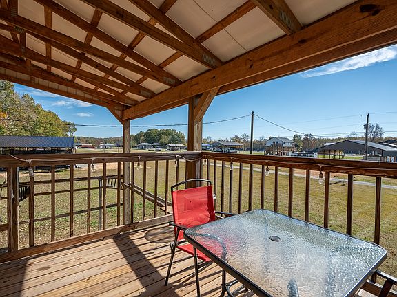 5th image of 330 Jetter Rd