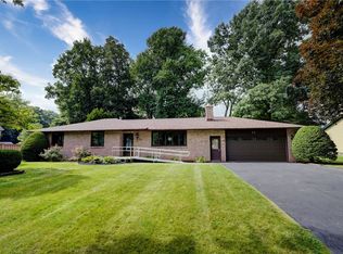 43 Red Leaf Dr, Rochester, NY 14624