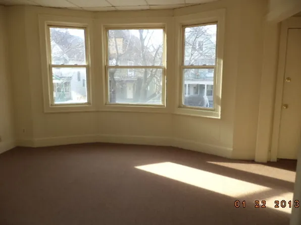 3240 N Palmer St, Milwaukee, WI 53212